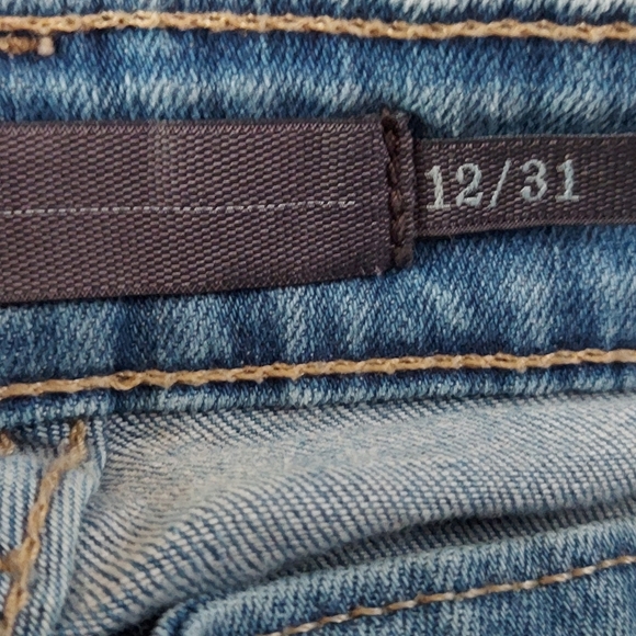 Levis - Picture 3 of 3